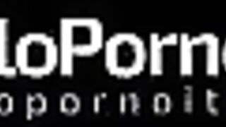 Bella zoccoletta succhia in auto