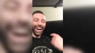 Il porco rimorchia alla grandissima in discoteca