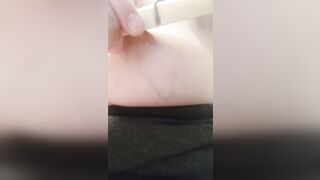 Anteprima del video: GIOCO COL CAPEZZOLO