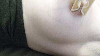 Anteprima del video: GIOCO COL CAPEZZOLO DURO