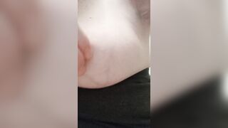 DUE MOLLETTE SUL CAPEZZOLO