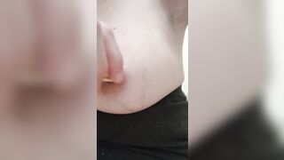 DUE MOLLETTE SUL CAPEZZOLO