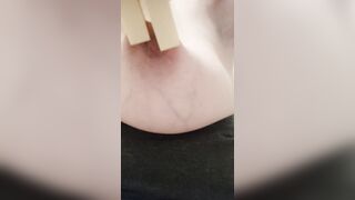 DUE MOLLETTE SUL CAPEZZOLO