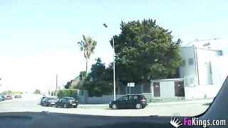 Alla ricerca di una troietta nera  in strada