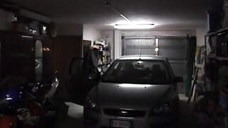 Un puttaniere cattura e si incula Luana, la rossa puttana