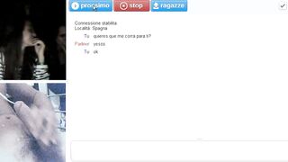 Lo schizzo di sperma fa ridere le ragazze