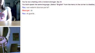 Studentessa italiana fa pausa dito