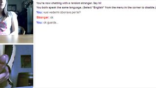 Studentessa italiana fa pausa dito