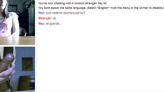 Studentessa italiana fa pausa dito