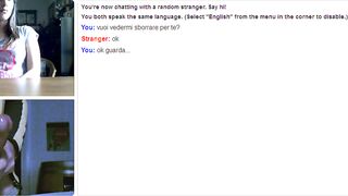 Studentessa italiana fa pausa dito