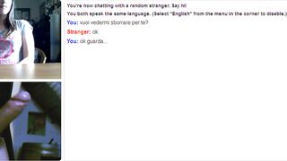 Studentessa italiana fa pausa dito