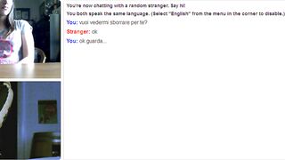 Studentessa italiana fa pausa dito