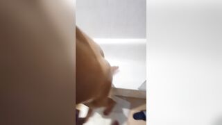 Sveltina in bagno con la mia ragazza