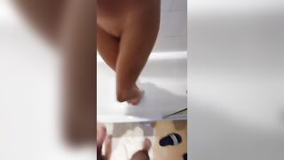 Sveltina in bagno con la mia ragazza