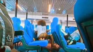 Bea fa un pompino a gentperv