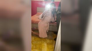 Si riprende col cellulare spompinando un bel cazzo nero