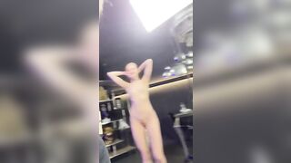 Un'altra giornata di merda anche a me oggi tocca farmi le seghe