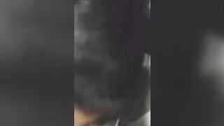 Pompino studentessa con occhiali sborrata in bocca