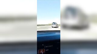 Va a puttane col carro funebre