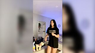 Quasi beccata dalla mamma durante la live coi fans