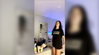 Quasi beccata dalla mamma durante la live coi fans