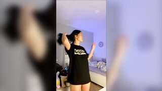 Quasi beccata dalla mamma durante la live coi fans