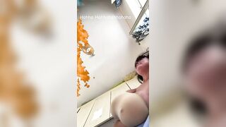 Mora italiana con due tette naturali enormi