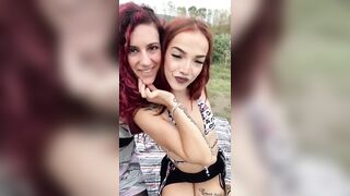 Ragazze italiane fanno le troie al parco