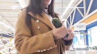 Cornifica il marito scopando ragazzo conosciuto al supermercato