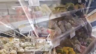 Cornifica il marito scopando ragazzo conosciuto al supermercato