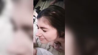 Tanto sperma succoso per la faccia da zoccola