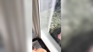 Pompa alla finestra dalla escort