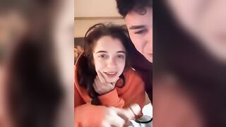 Diciannovenne con amico in cam