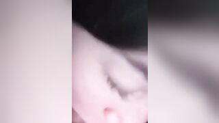 Luana ragazza porca succhia in POV un cazzo enorme