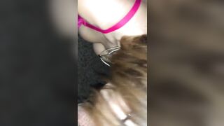 La mia ragazza che si diverte a segarmi e succhiarmi il cazzo