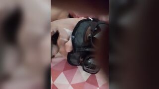 Sbocchino il cazzo trans bevo la sborra sparata in bocca