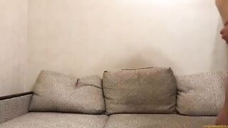 Studentessa Ucraina bruna scopata dal tipo sia i ncucina che sul divano