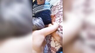 Amici italiani rimorchiano una battona e la portano nel loro attico