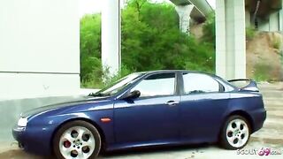 Calda battona biondina catturata in strada