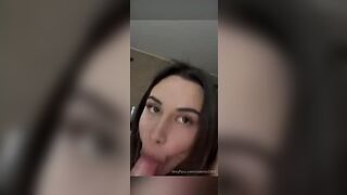 Viol4 troia tiktok in cerca di sborra del suo cazzone