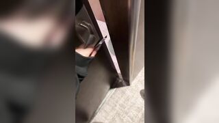 Calippo Tour - Video Porno Pompino ad un ragazzo disabile