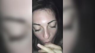 Anteprima del video: GUstoso pompino della MILF della porta accanto