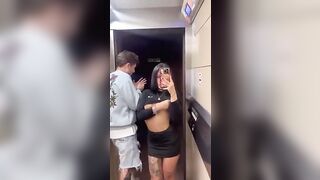 Beccata dal suo ragazzo a mandare foto ai fan