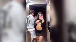 Beccata dal suo ragazzo a mandare foto ai fan