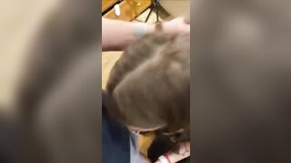 Diciannovenne italiana sbocchina un grosso pisello duro