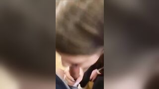 Diciannovenne italiana sbocchina un grosso pisello duro