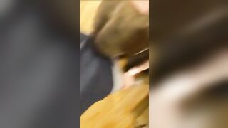 Diciannovenne italiana sbocchina un grosso pisello duro