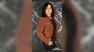 Anteprima del video: La festa di Natale di Michaela termina con un creampie vaginale