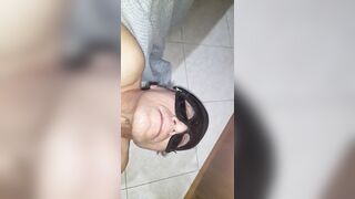 Sbocchino il cazzo trans, bevo la sborra sparata in bocca 2