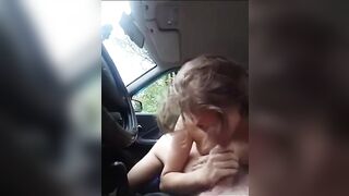 Giovane zoccoletta al lavoro